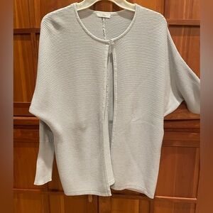 Lissy light grey sweater hook top closure